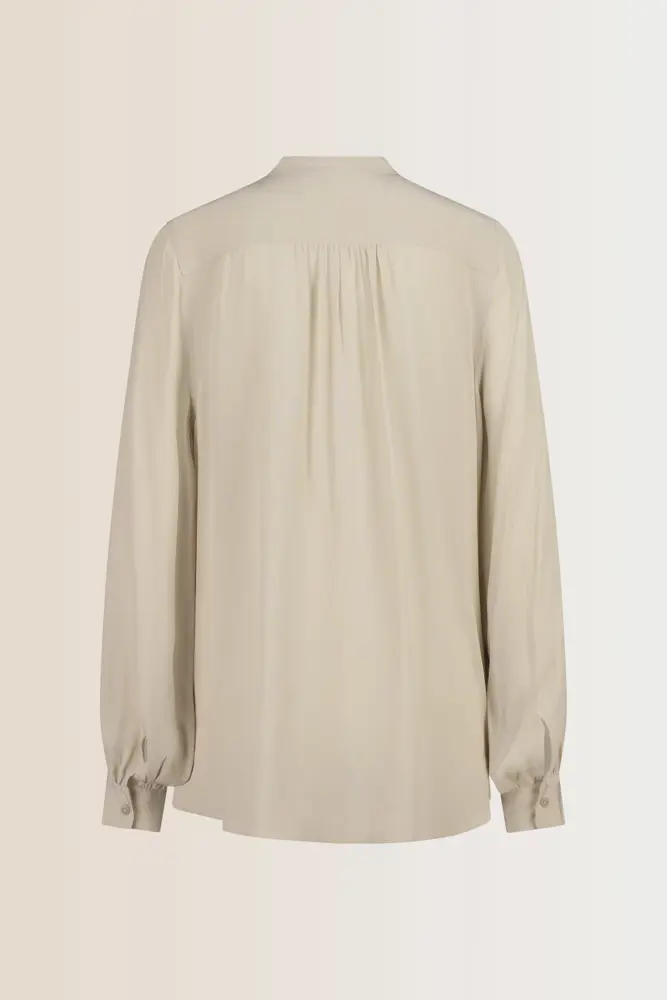 Blouse met bloemapplicatie