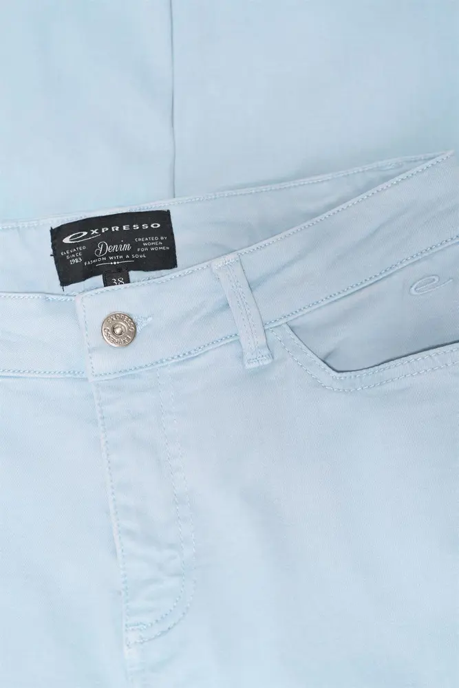 Slim-fit jeans