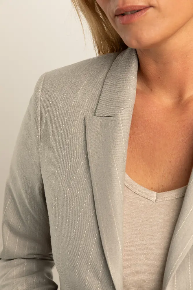 Cropped blazer