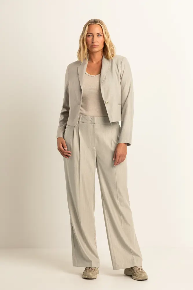 Cropped blazer