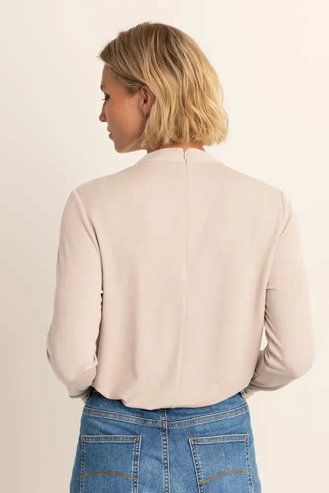 Top met keyhole-detail