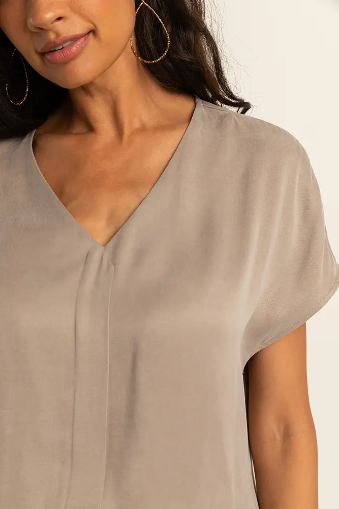Soepelvallende V-hals top