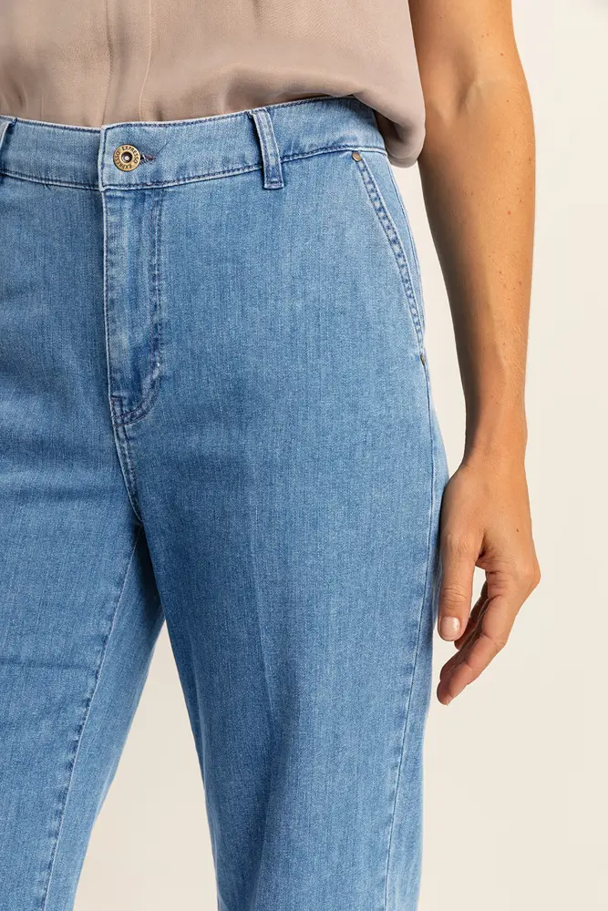 Wide leg jeans