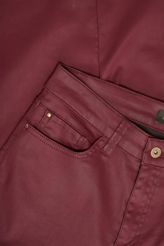 Coated skinny jeans