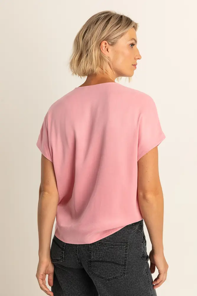 Glanzende top met V-hals