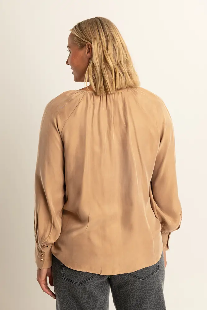 Soepelvallende blouse