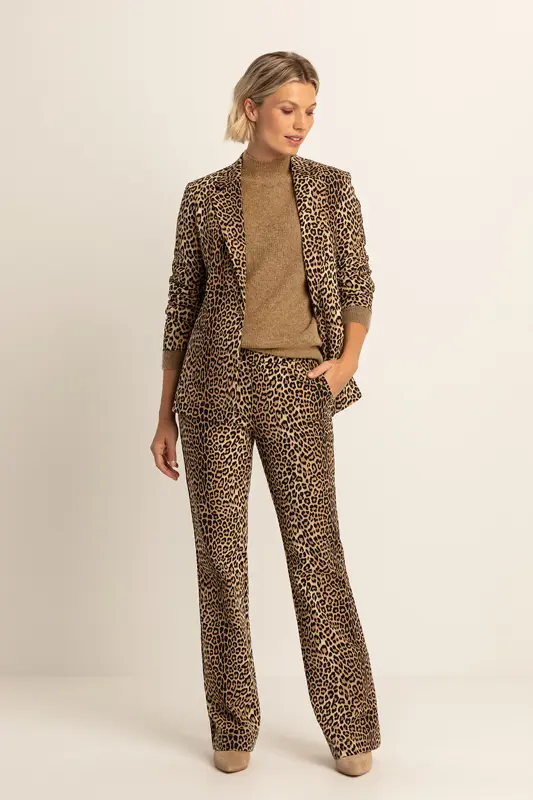 Flared travelbroek met luipaardprint