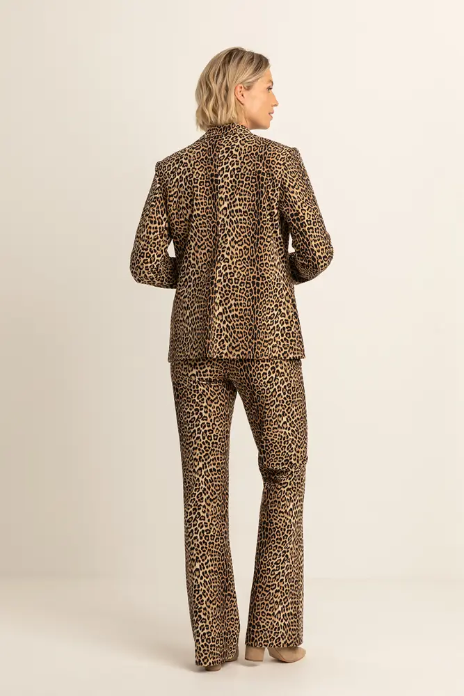 Flared travelbroek met luipaardprint