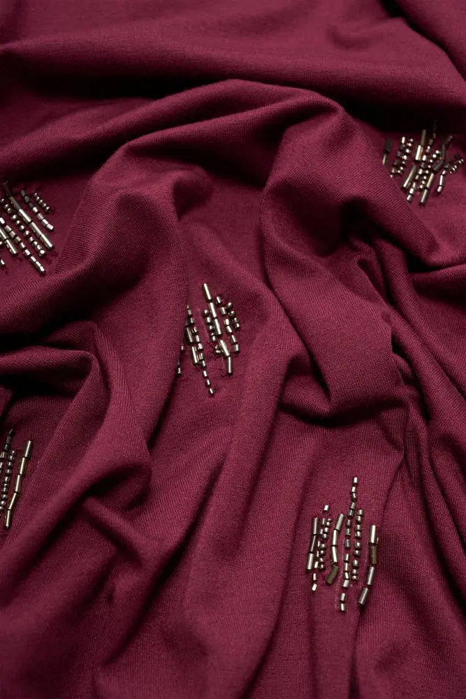 T-shirt met geborduurde details