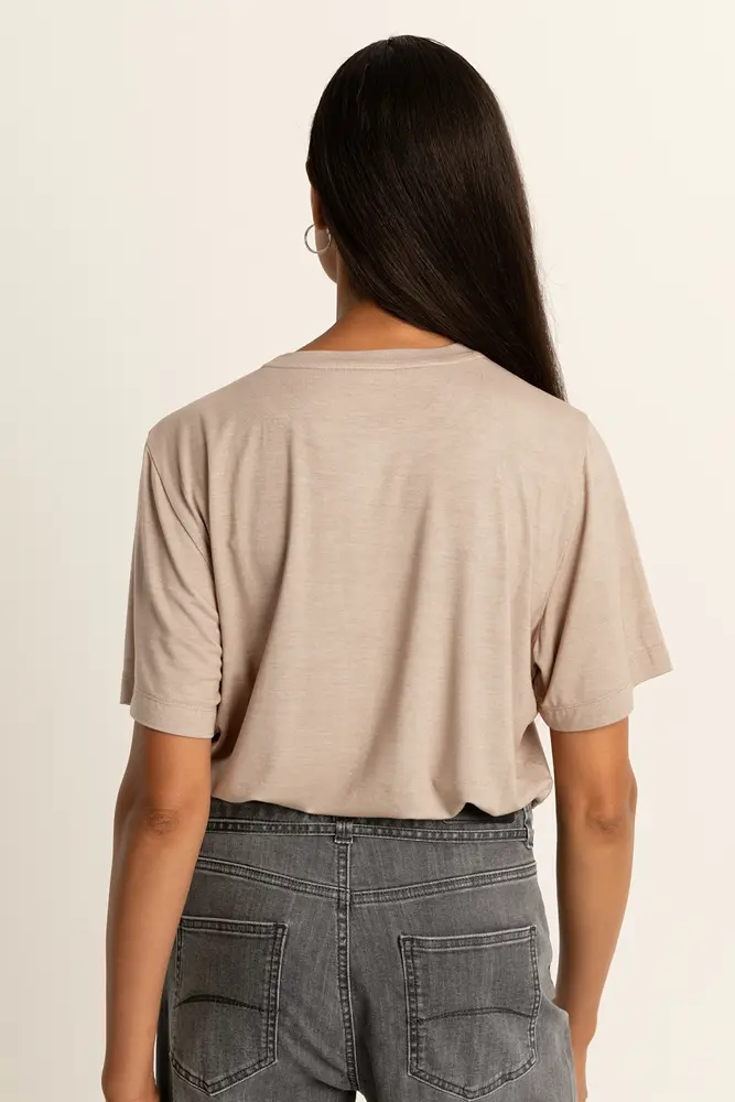 T-shirt met geborduurde details