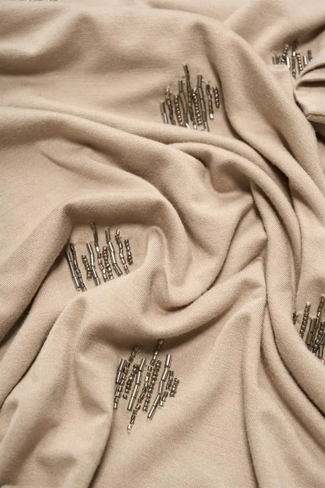 T-shirt met geborduurde details