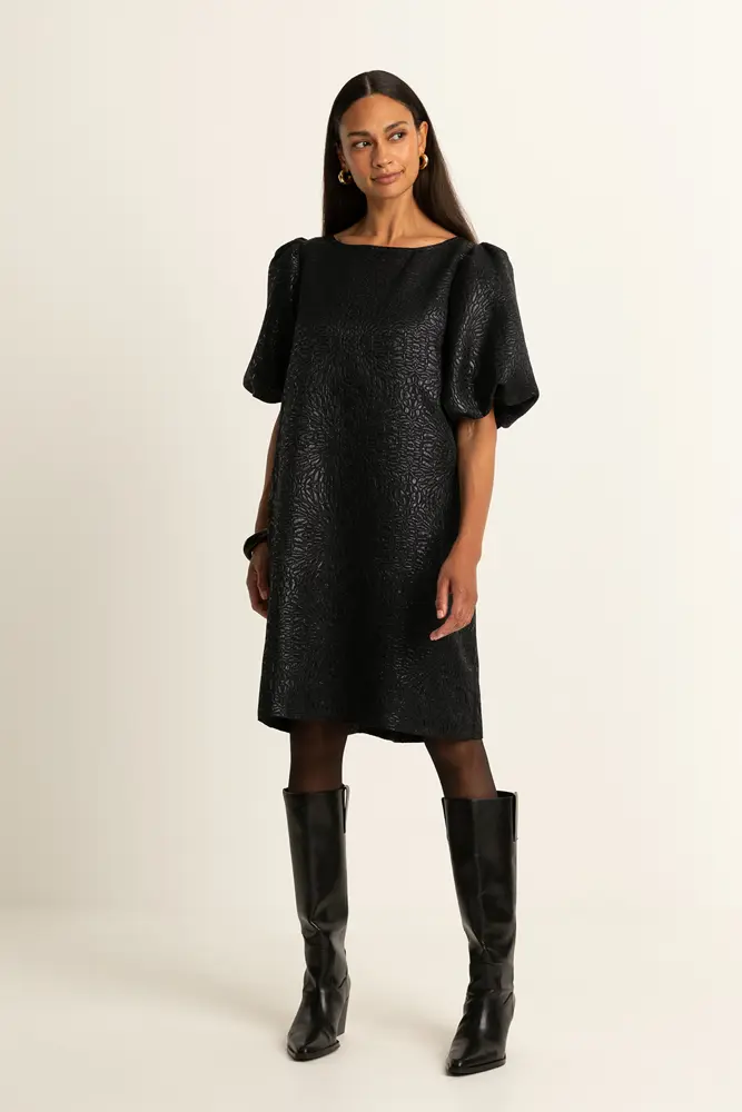 Jacquard jurk met pofmouwen