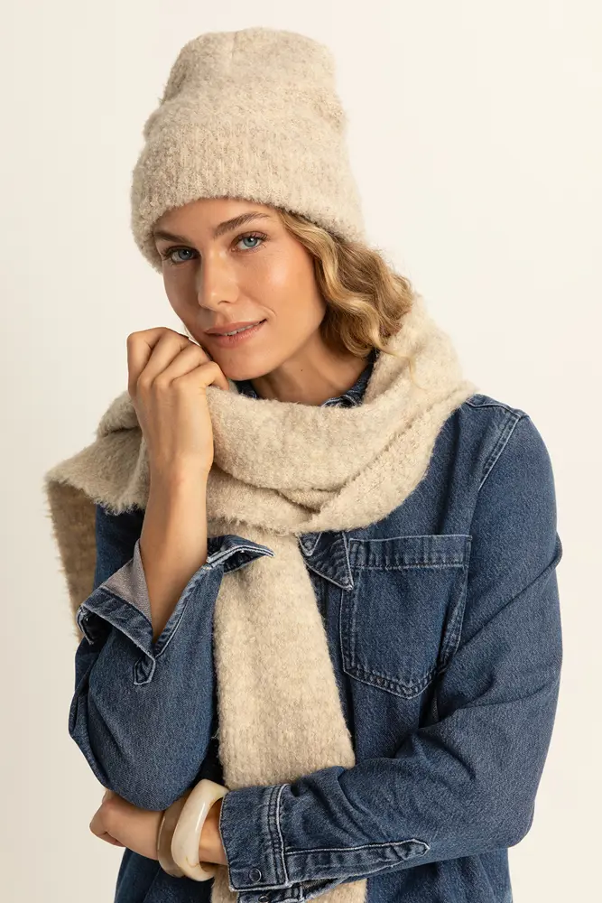 Bouclé shawl