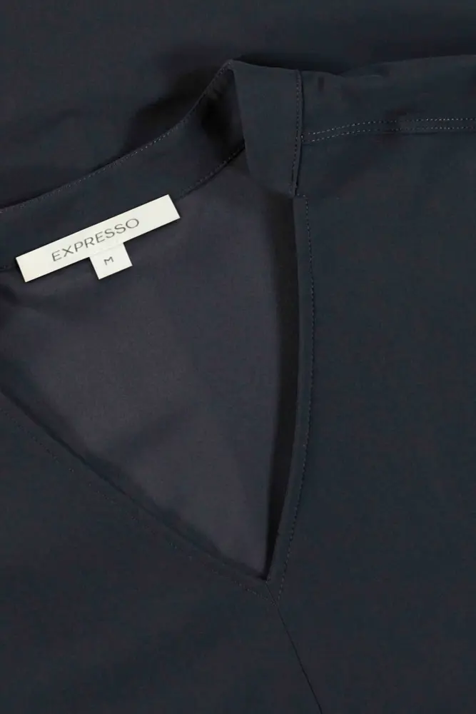 V-hals travel top
