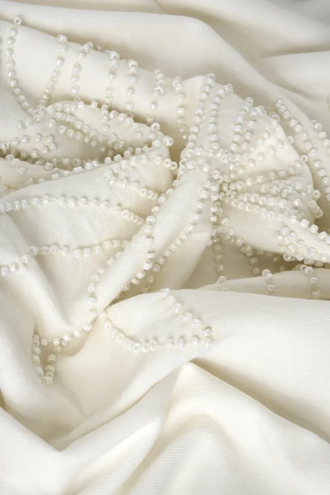 T-shirt met kralendetails