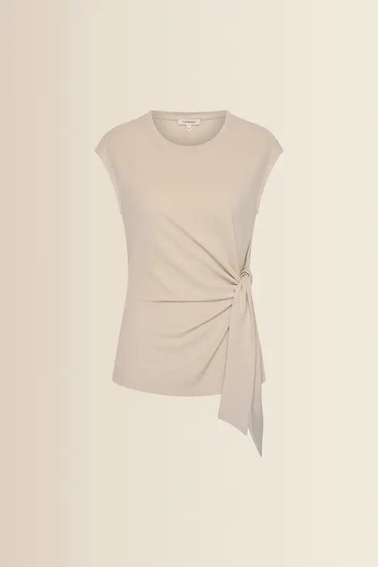 Gedrapeerde top met strikdetail