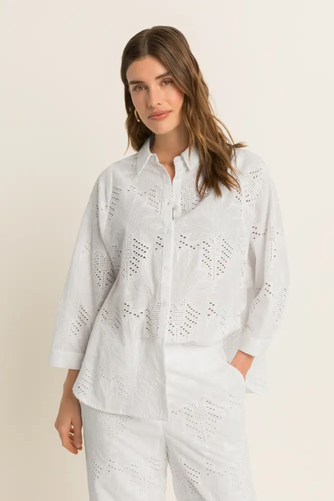 Broderie blouse