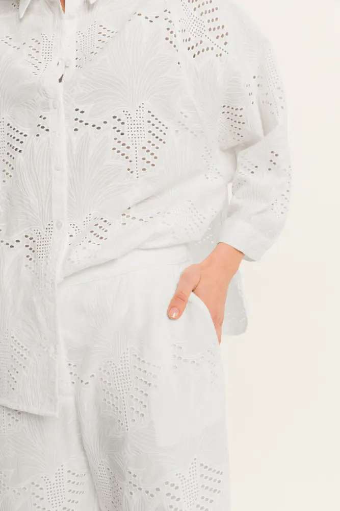 Broderie blouse