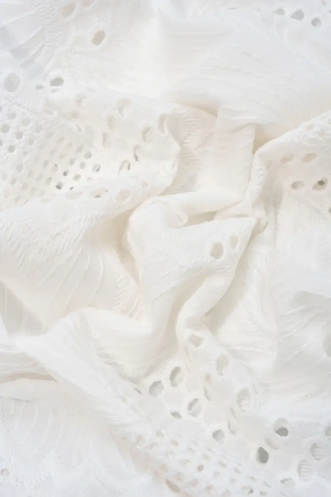 Broderie blouse