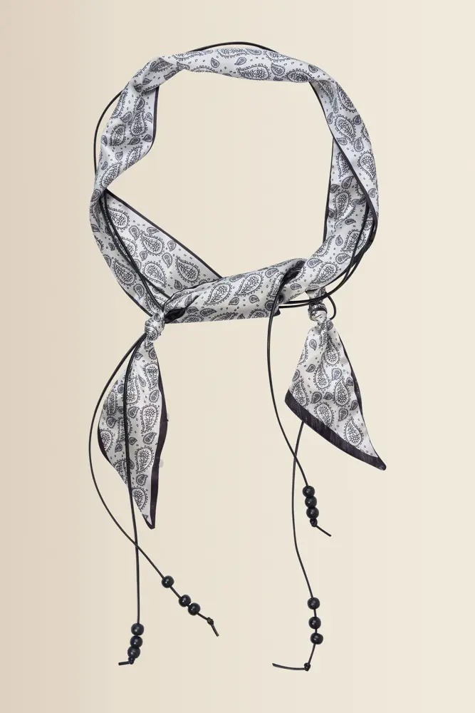 Shawl met kralen