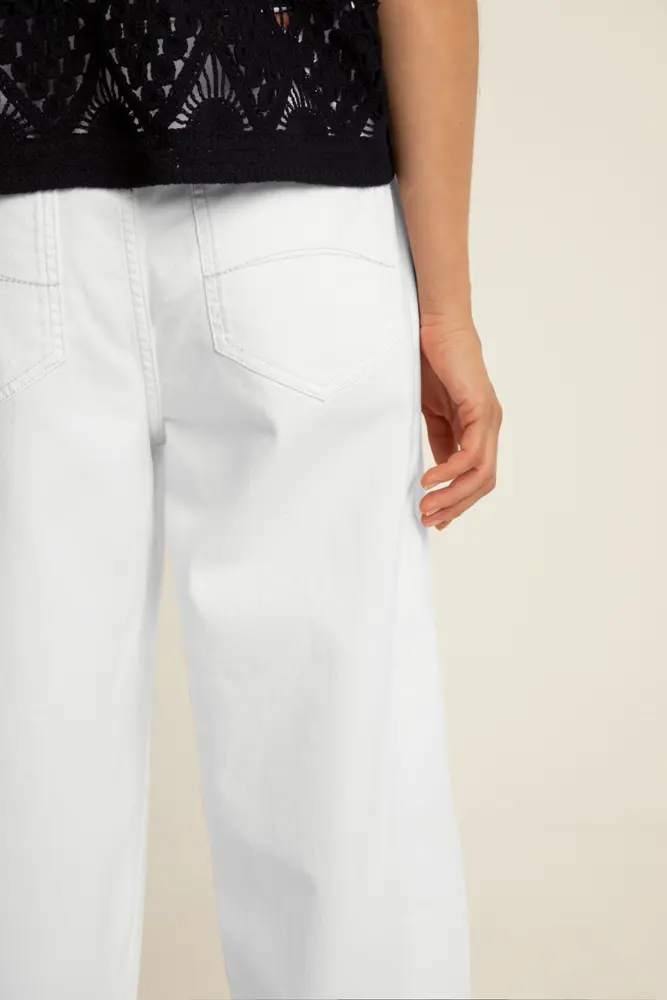 Barrel jeans