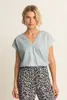 Glanzende top met V-hals