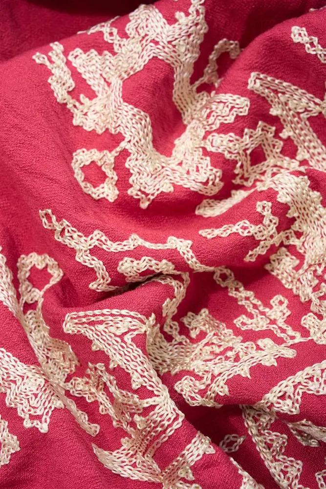 Geborduurde blouse