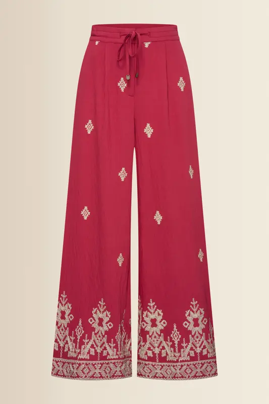 Broek met geborduurde details