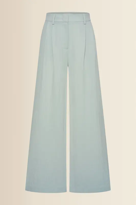 Soepelvallende broek met plooien