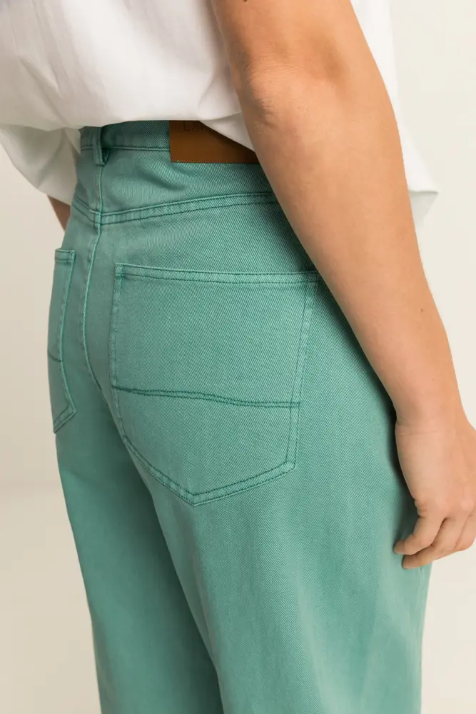 Barrel jeans