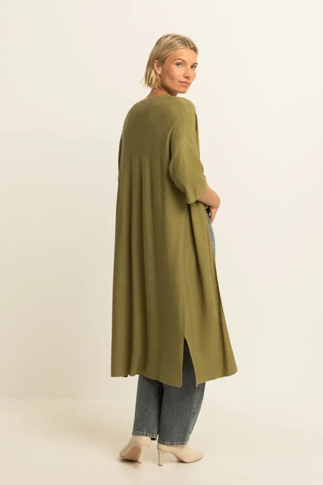 Lang fijngebreid vest