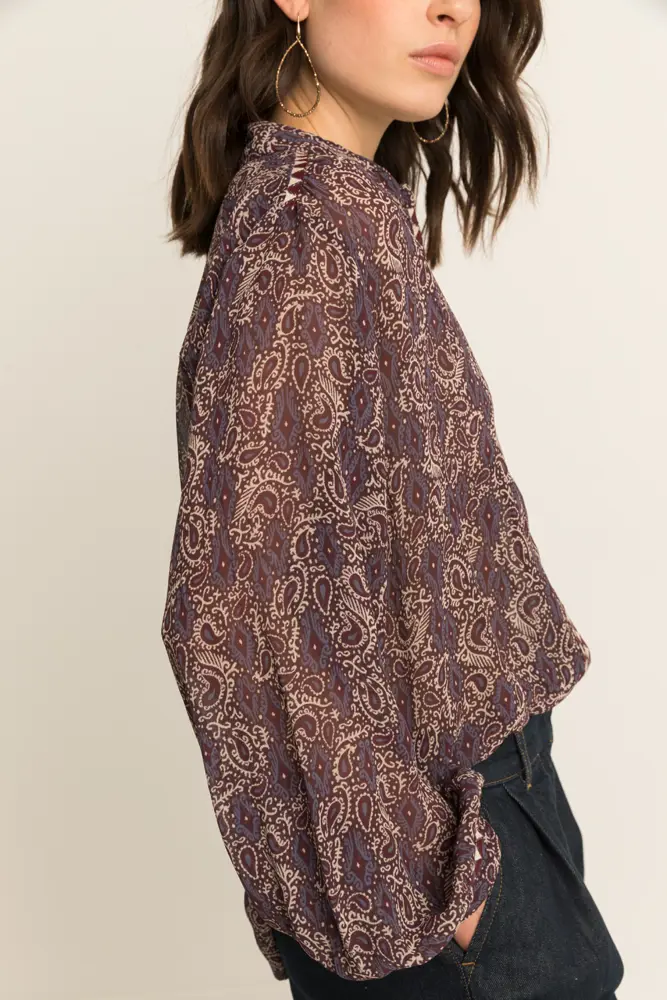 Paisleyblouse met contrastdetail