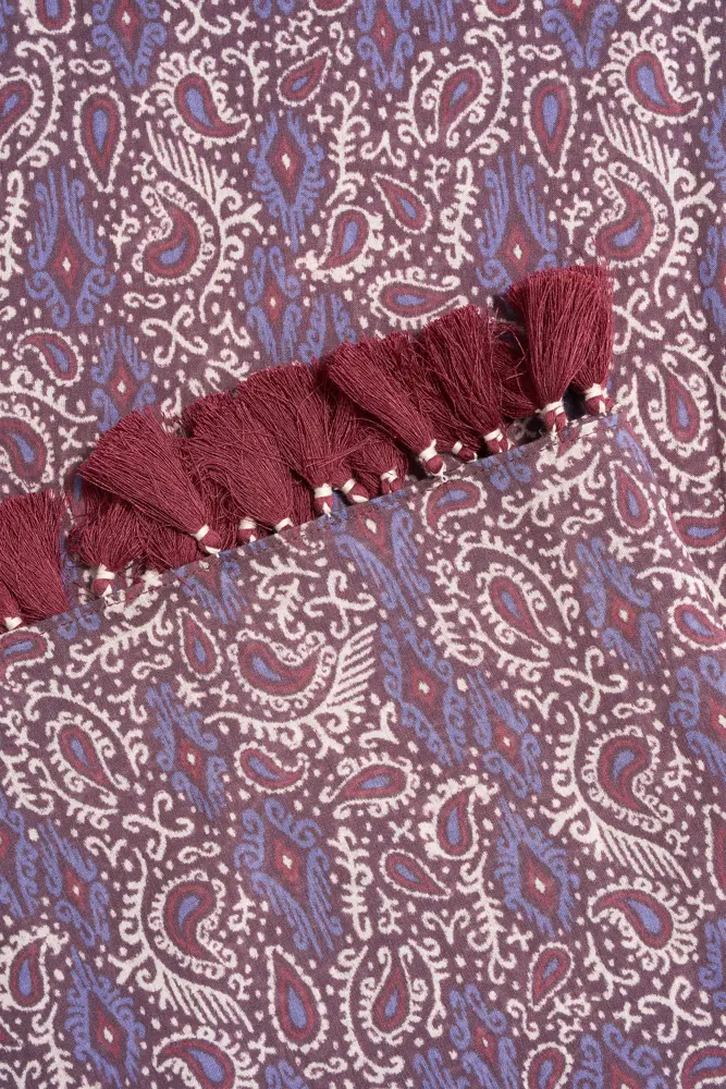Shawl met paisleydessin