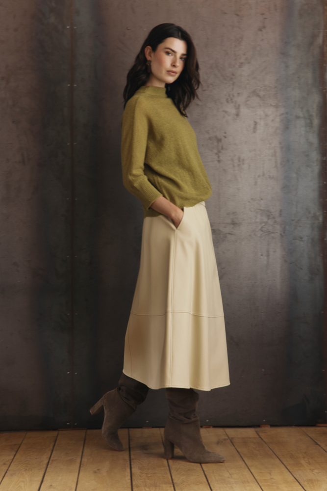 Leerlook uitlopende rok
