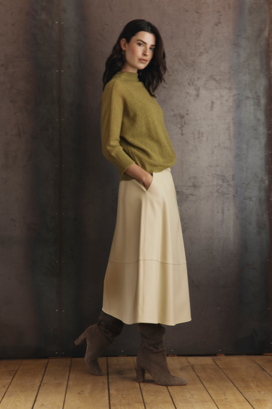 Leerlook uitlopende rok