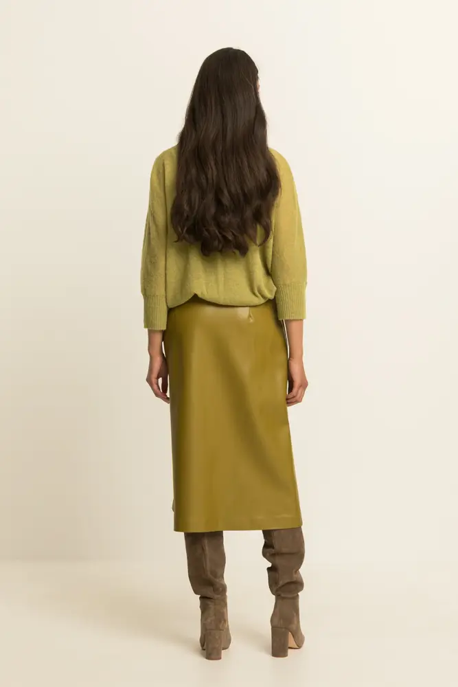 Leerlook rok met overslag