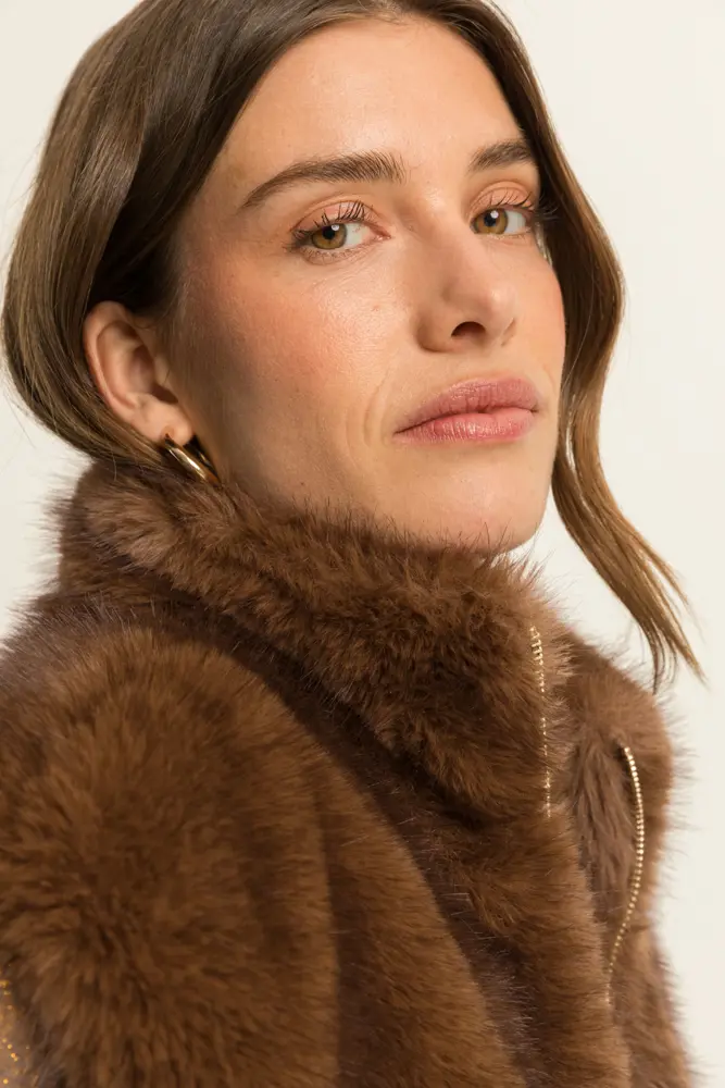 Faux fur gilet met opstaande kraag