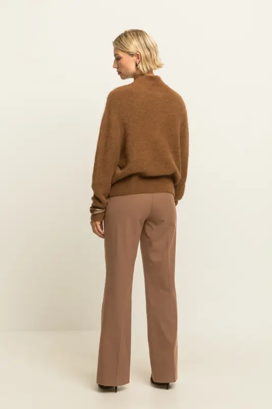 Pantalon met licht uitlopende pijpen