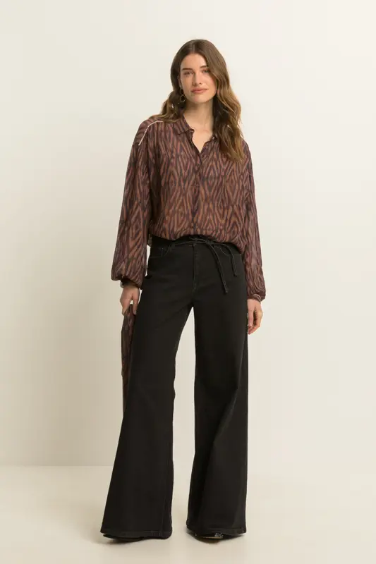 Wide leg jeans met strikceintuur