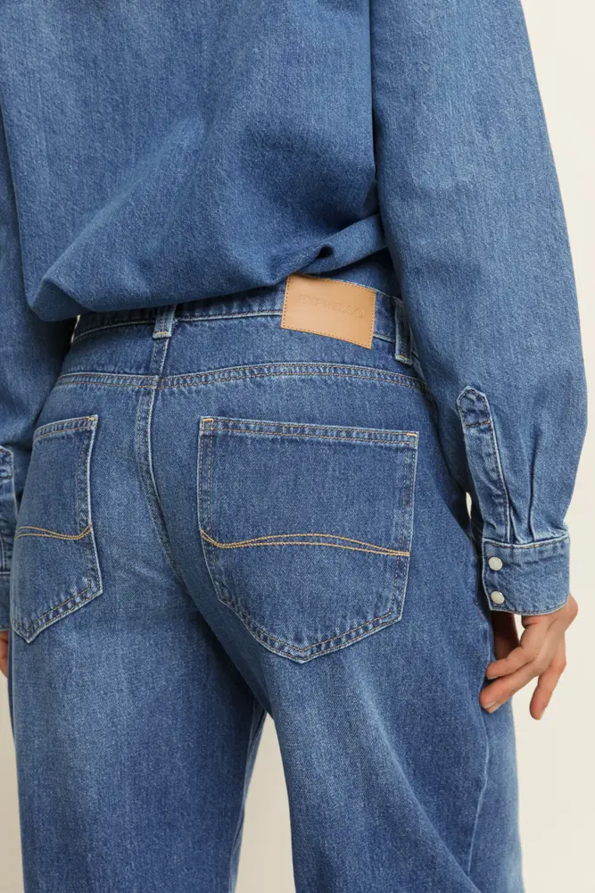 Barrel fit jeans