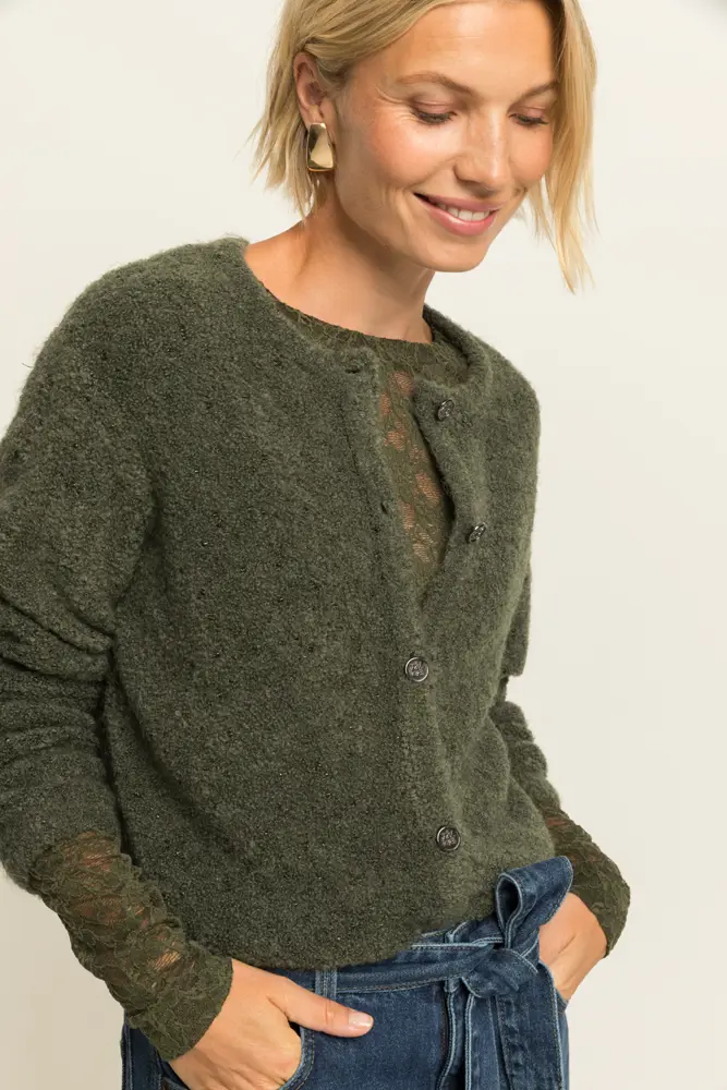 Bouclé vest met knopen