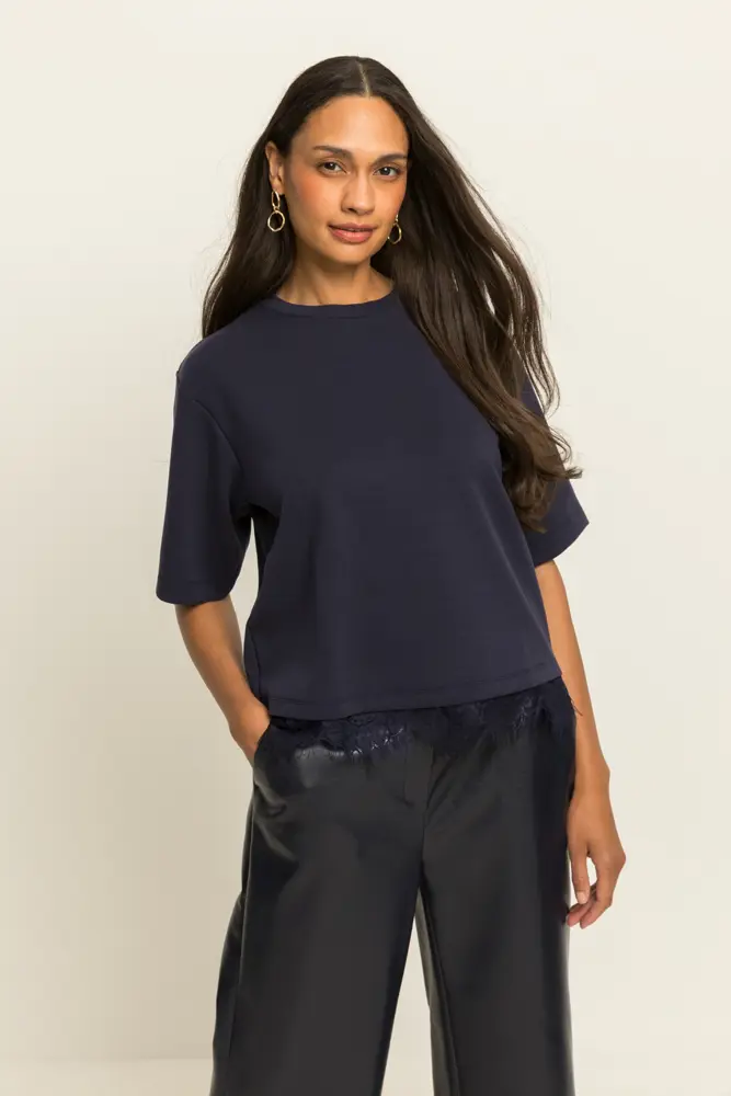 Top met kanten detail