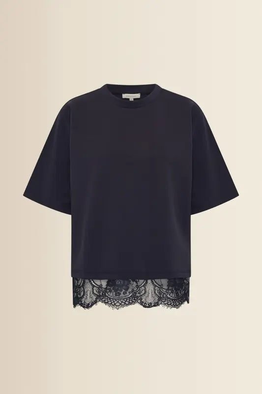 Top met kanten detail