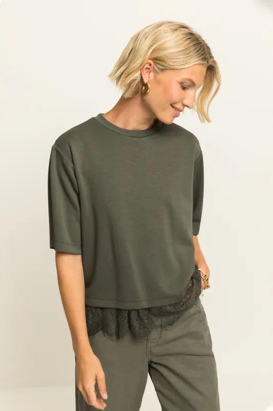 Top met kanten detail