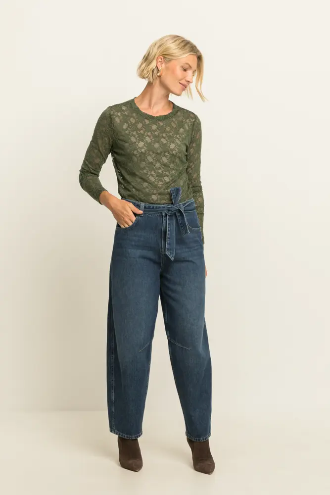Jeans met strikceintuur